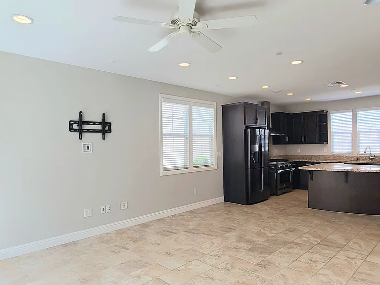 186 Colner Cir — Photo 4