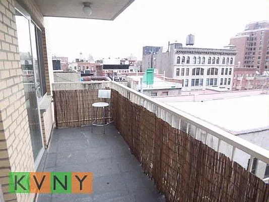 Rented by KVNY Soho | media 52