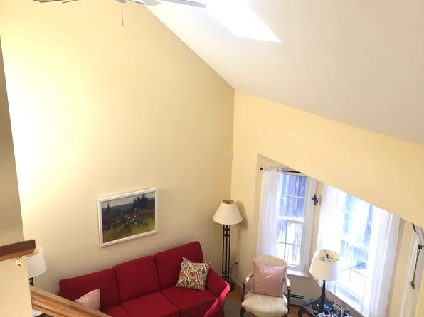 25 Signature Dr, Brunswick, ME 04011