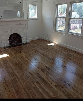 3rd image of 14900 Snowden St