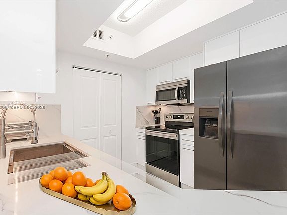 5th image of 2000 N Bayshore Dr APT 619