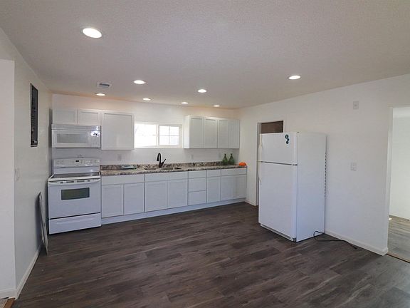 4th image of 672 30th Ave