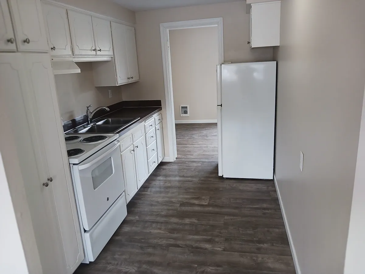 Building Photo - 45 49th St NE #45C