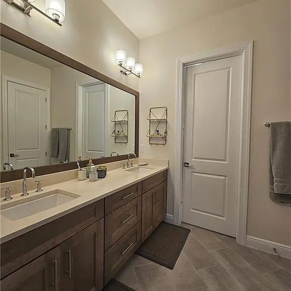 9007 Saint Lucia Dr — Photo 19