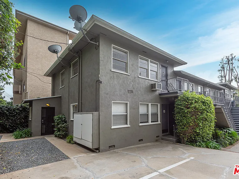 1944 S Beverly Glen Blvd #3 — Photo 12