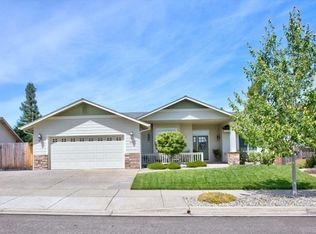 948 SW Harvest Dr, Grants Pass, OR 97527