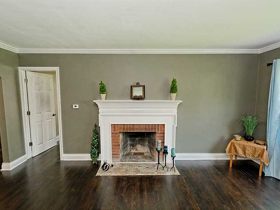 3rd image of 16 Sawyer Pl