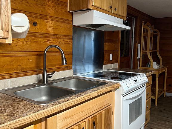 5th image of 805 E Court St #A