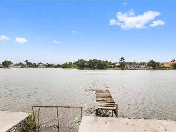 690 W 80th St, Hialeah, FL 33014