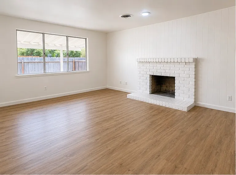 2210 San Blas Ct #2 — Photo 2