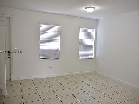 5th image of 3209 SE 5th St