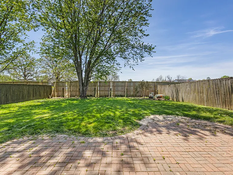1576 Springfield Dr — Photo 19