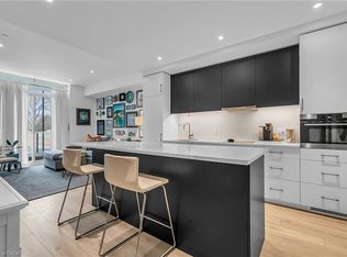 741 King St W #102, Kitchener, ON N2G 0E9