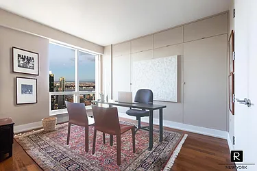 Rented by R New York