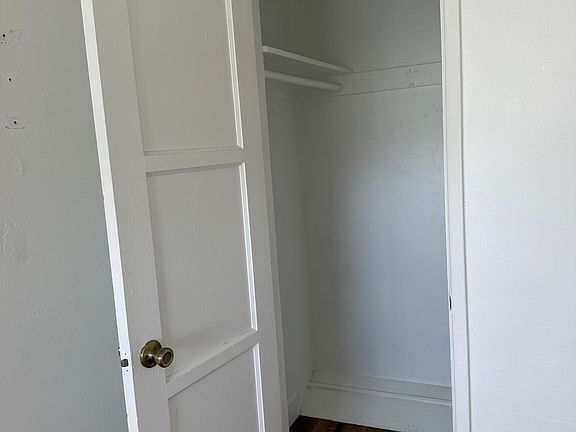 5th image of 4060-64 Oakcrest Dr #4062