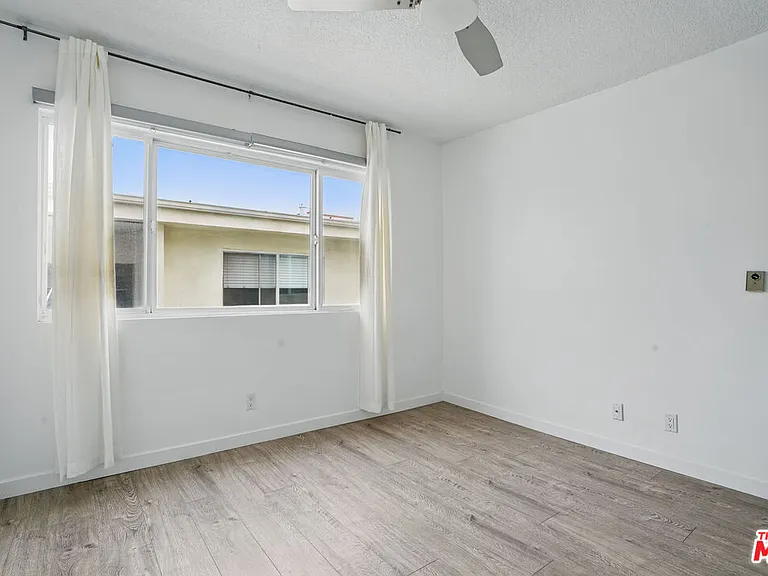 930 3rd St #303 — Photo 30