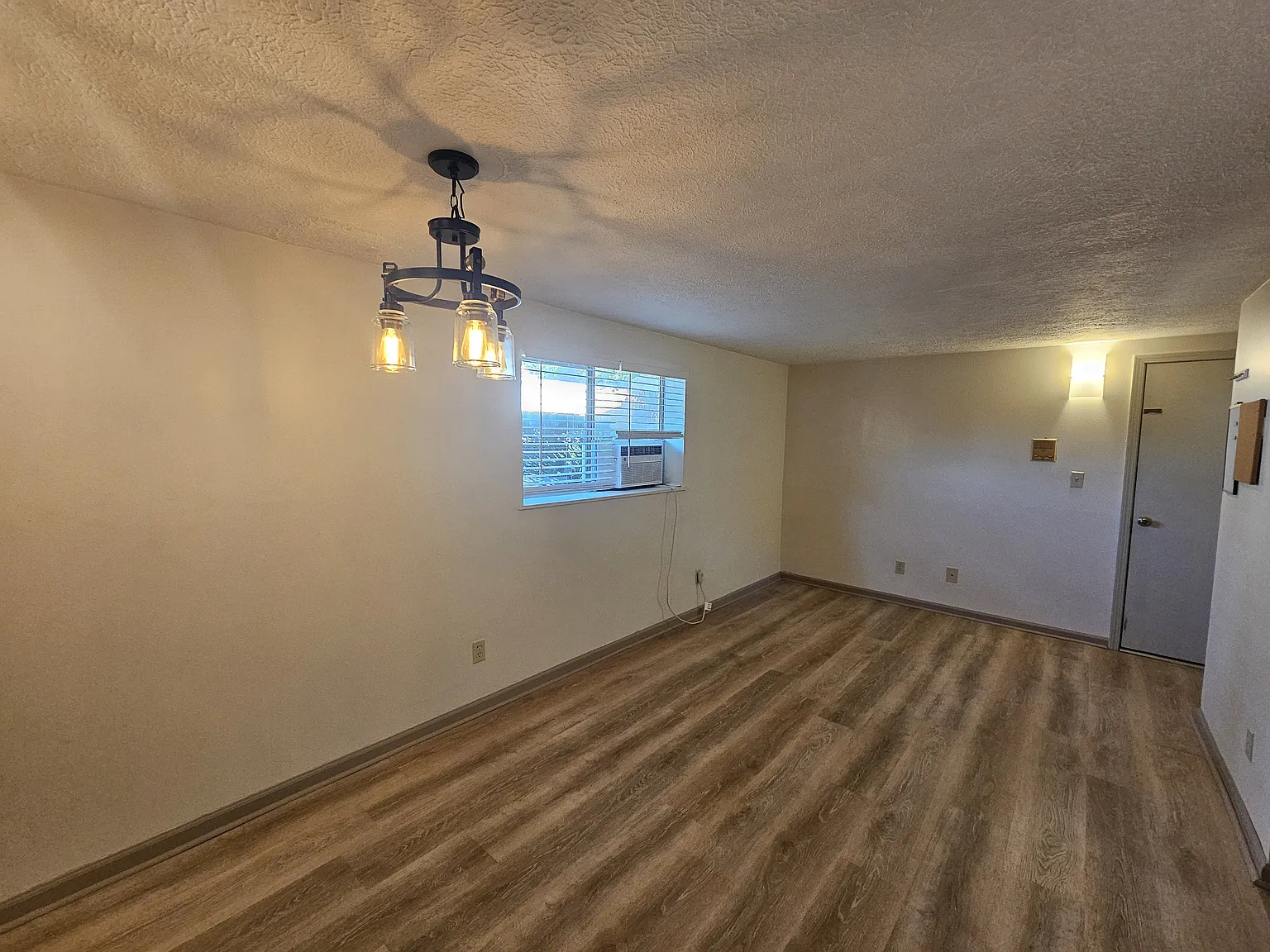 1 bed, 800 sqft, $845 — Photo 1