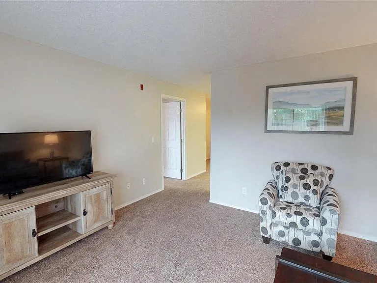 Sierra Vista Apartments — Photo 54