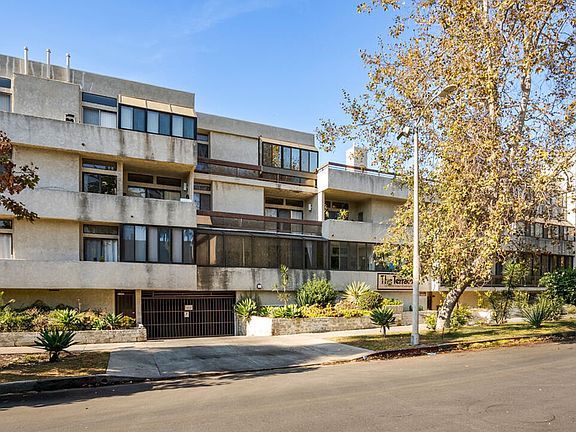 2nd image of 729 S Hobart Blvd APT 28