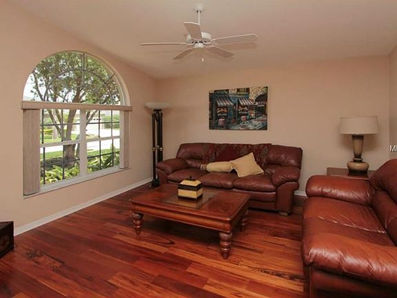 4th image of 11910 Middlebury Dr