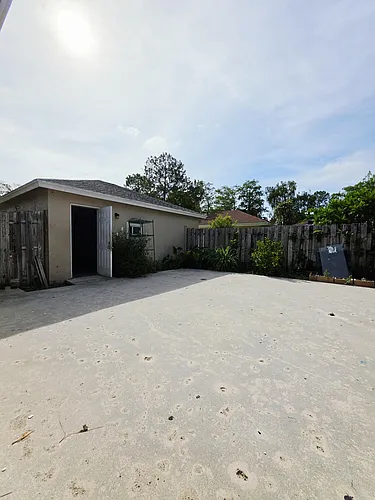 1157 Hyacinth Pl Photo 1