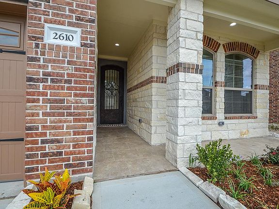 2nd image of 2610 Pointe Ln
