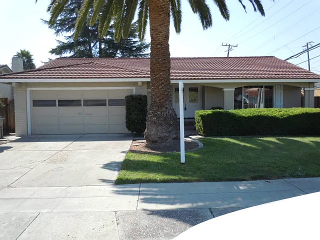 2043 Morrill Ave photo 1