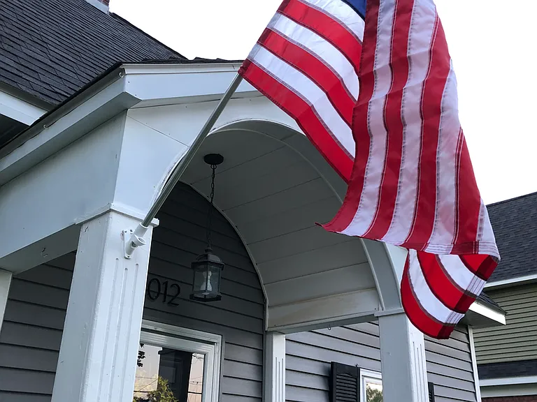 USA Flag not furnished.