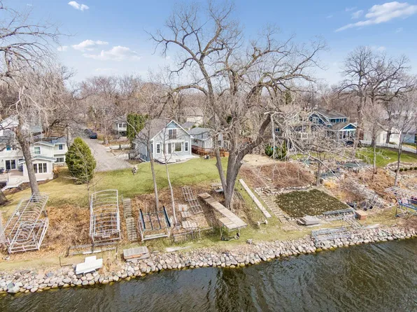 1728 Finch Ln, Mound, MN 55364