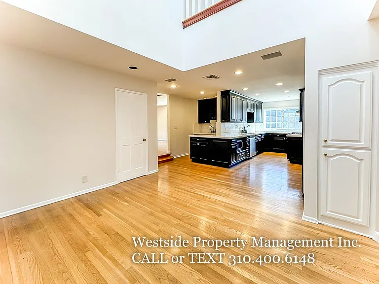 2445 22nd St — Photo 6