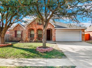 809 Forest Grove Ln, Fort Worth, TX 76103