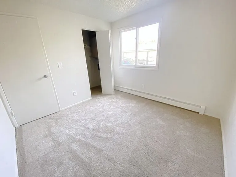 4446 Reka Dr — Photo 10