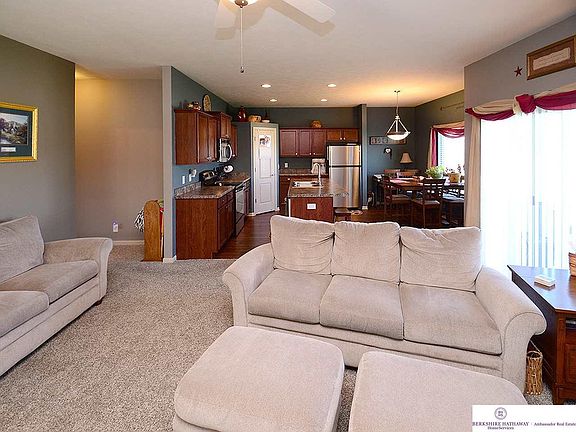 5th image of 16402 Camden Ave
