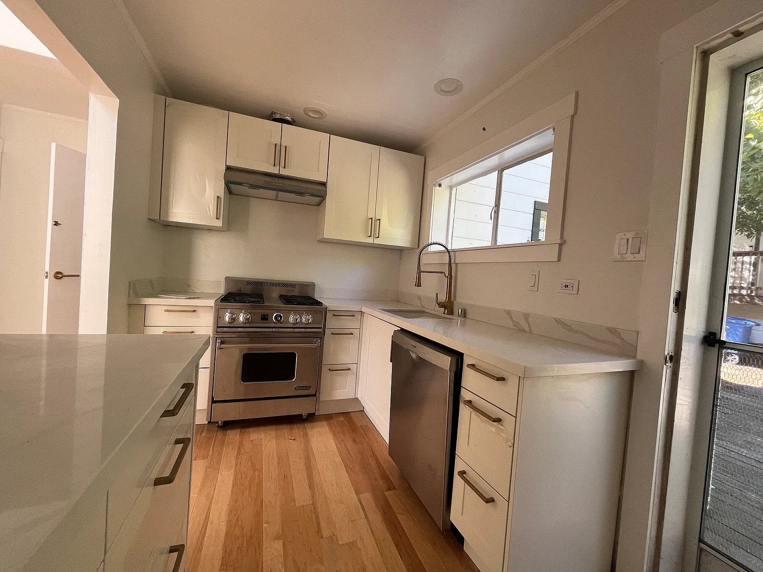 8 Gordon St — Photo 4