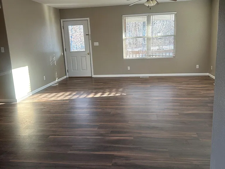 85 Enid Ln — Photo 2