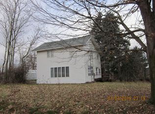 93702 Old Swamp Rd, Decatur, MI 49045
