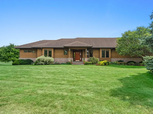 212 Deere Rd, Hubbard, IA 50122