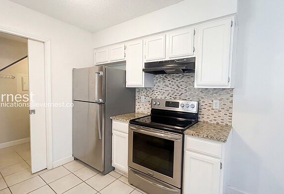 3rd image of 900 Taulbee Ln APT 106