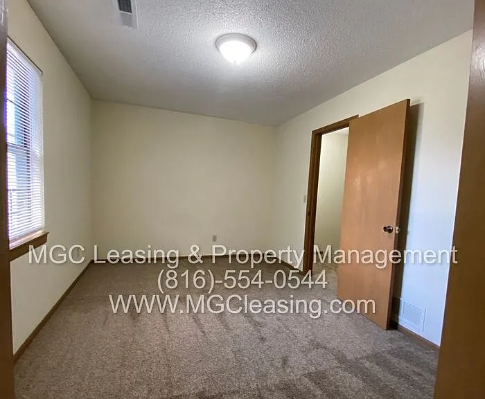 3557 NE Independence Cir — Photo 12