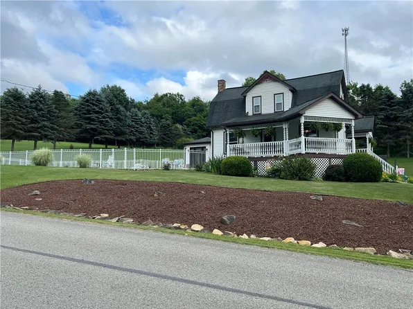 1214 Slate Point Rd, Vandergrift, PA 15690