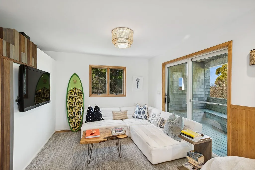 Amagansett Beach House With Water Views — Photo 4