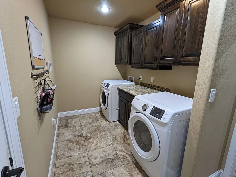 4320 Springwood Dr — Photo 7
