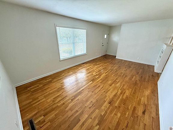 5th image of 798 Meadow Ln