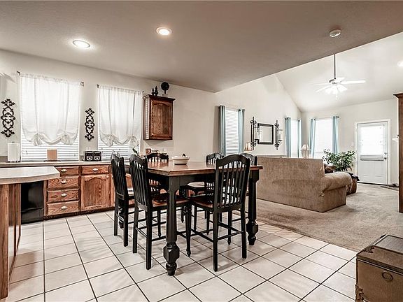 2nd image of 3105 Hollow Valley Dr