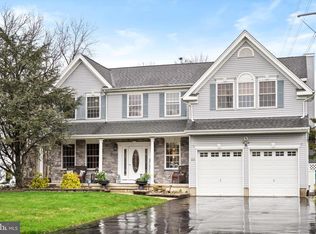 22 Mount Dr, Hamilton, NJ 08619