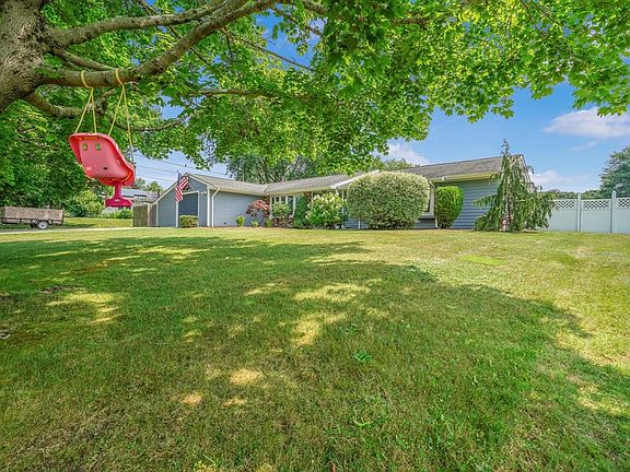 3rd image of 10 Topaz Ln