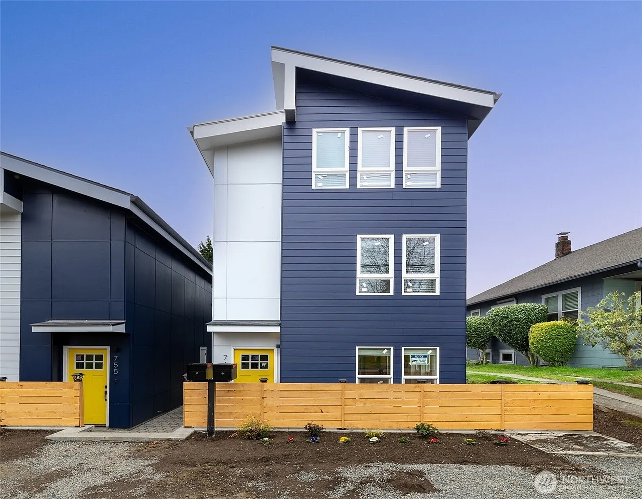 3 bed, 2.5 bath, 1319 sqft, $3,950 — Photo 3