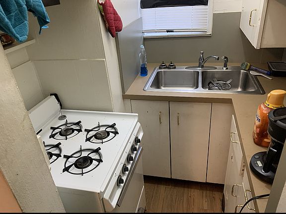 4th image of 2515 Oakes Ave APT 2