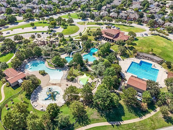 4th image of 4940 Paddock Dr