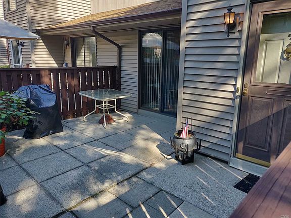 2nd image of 898 Skyline Dr